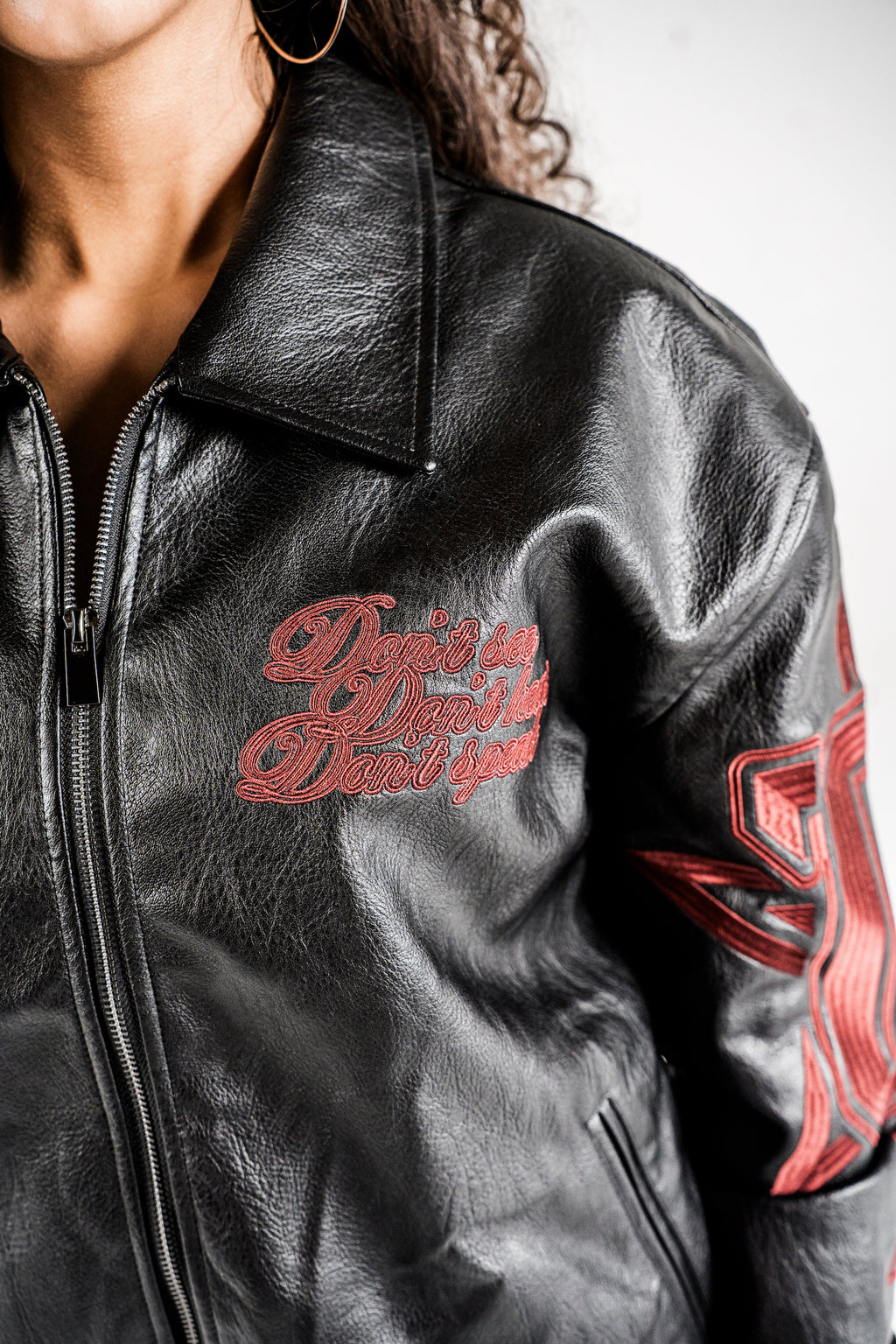 SIGNATURE LEATHER JACKET