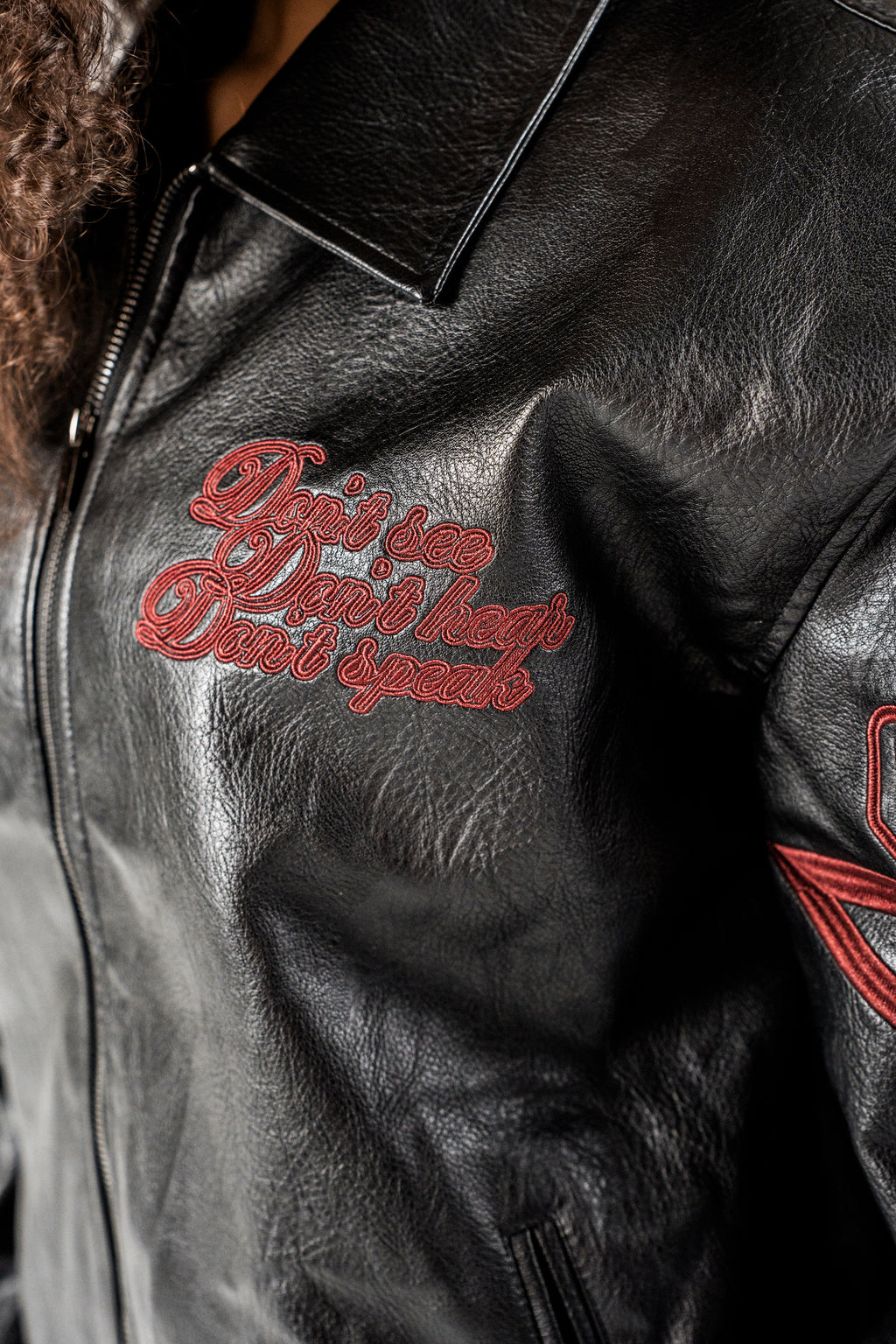 SIGNATURE LEATHER JACKET