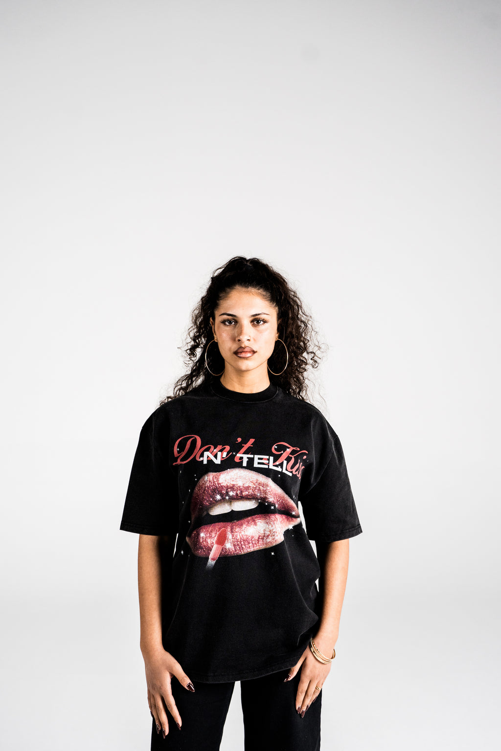 DON‘T KISS N‘ TELL TEE