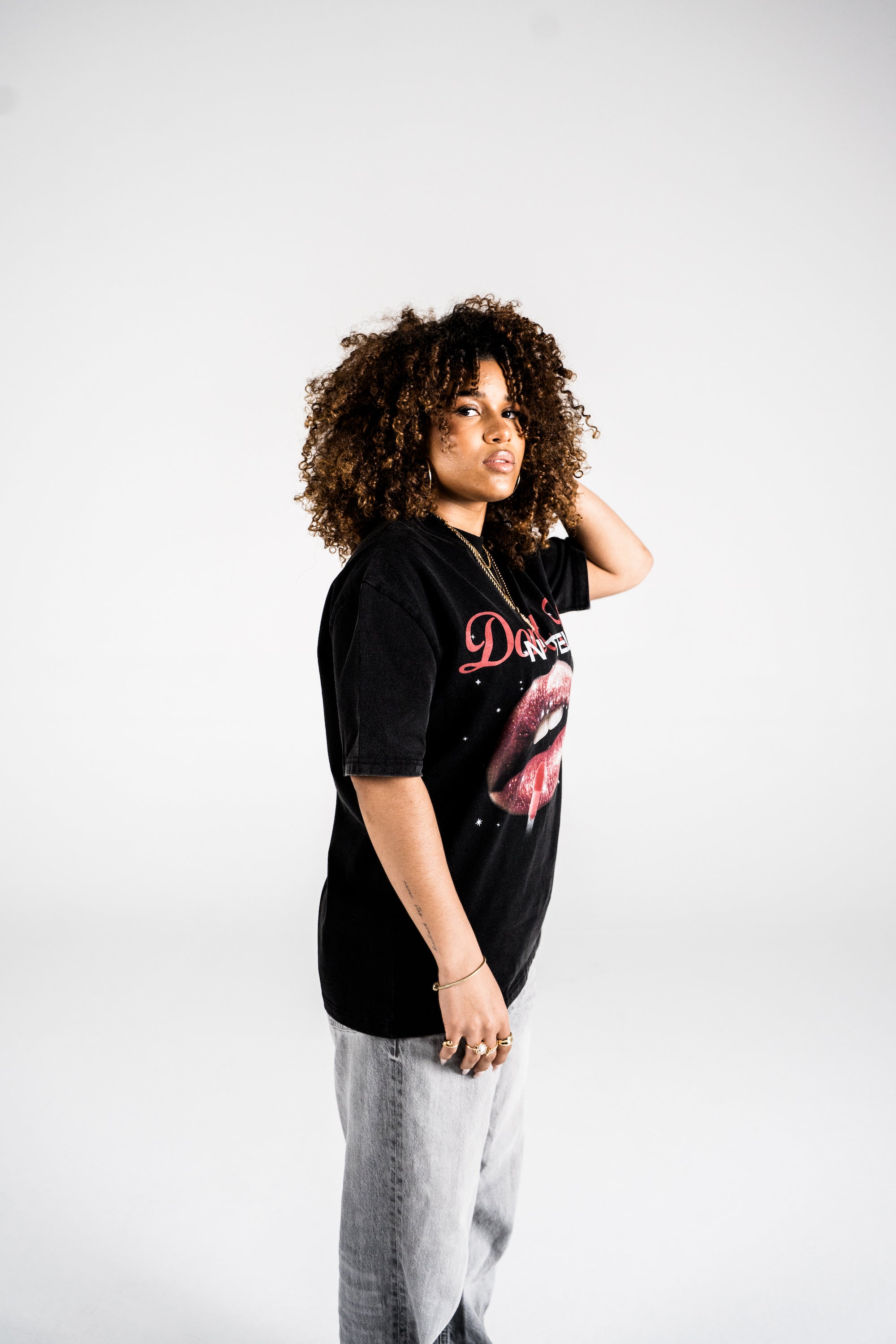 DON‘T KISS N‘ TELL TEE